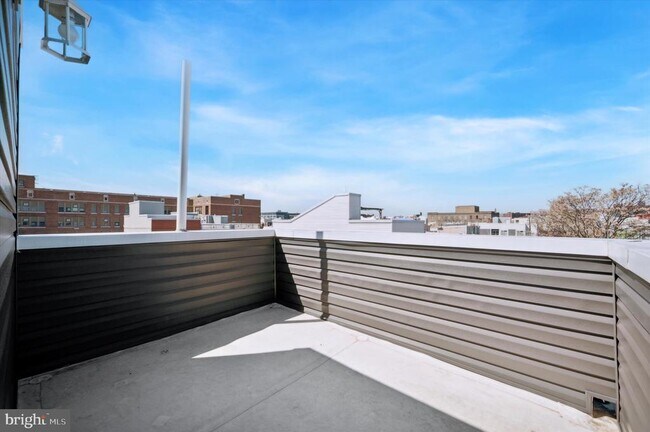 Building Photo - 2542 Arcadia St