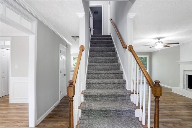 Building Photo - 130 Cedar Creek Ct