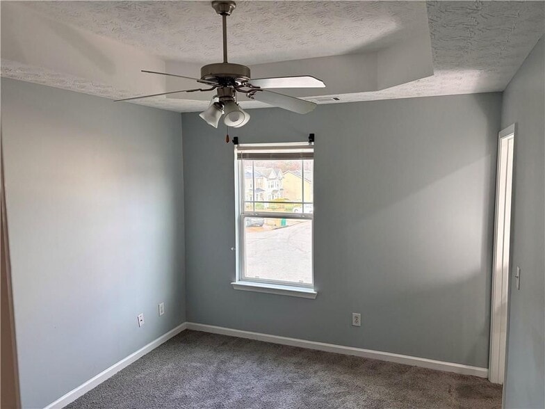 Building Photo - 6347 Ellenwood Dr