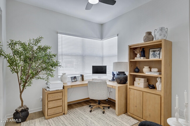 Building Photo - 10051 E Talon Ave