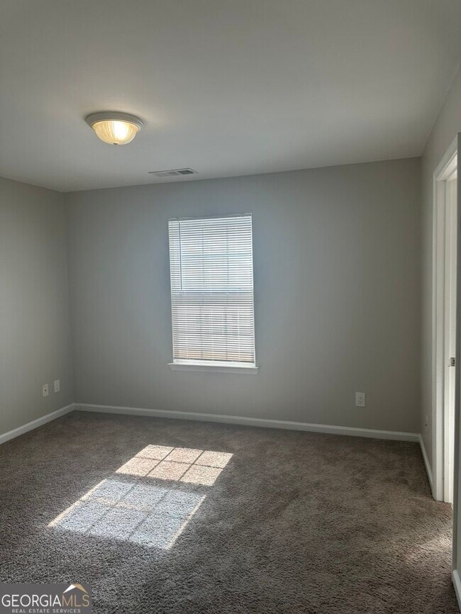 Building Photo - 6898 Slate Stone Way SE