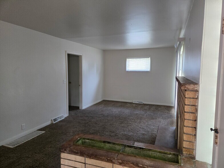 Building Photo - 3129 10th St