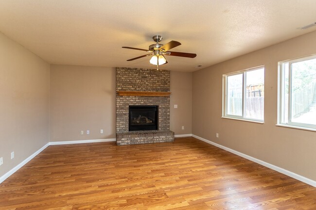 Building Photo - Charming 4-Bedroom Home Near Fort Carson i...