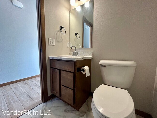Building Photo - 4 br, 3.5 bath House - 3701 E Siasconset Pl