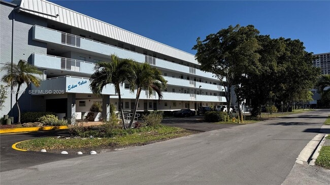 Building Photo - 3849 NE 169th St