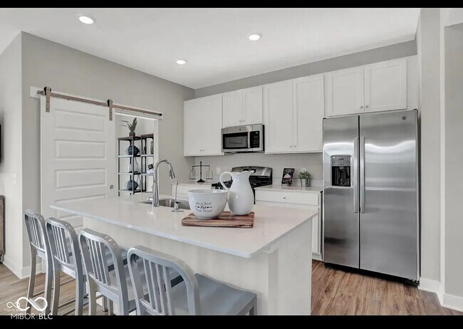 Building Photo - 15243 Farrington Rd
