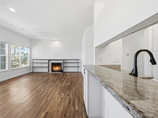 Building Photo - 7470 Singing Hills Dr