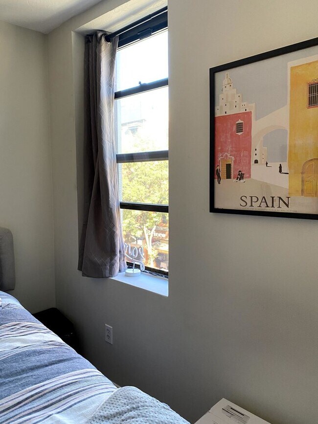 Building Photo - HOT NORTH END LISTING!!!