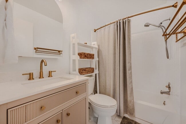 Building Photo - Charming Updated 3BR Gem | Great Boulder Access