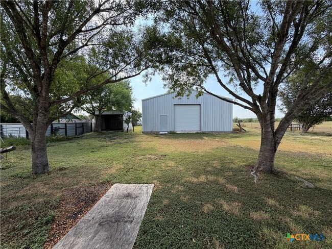 Building Photo - 433 W Klein Rd