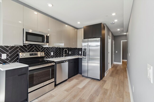 Building Photo - 1615 Poplar St