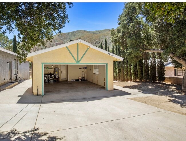 Building Photo - 39216 San Francisquito Canyon Rd