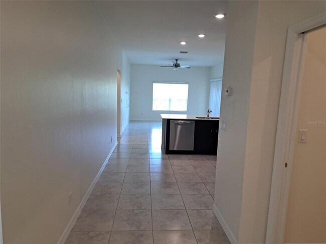 Building Photo - 138 Jade St