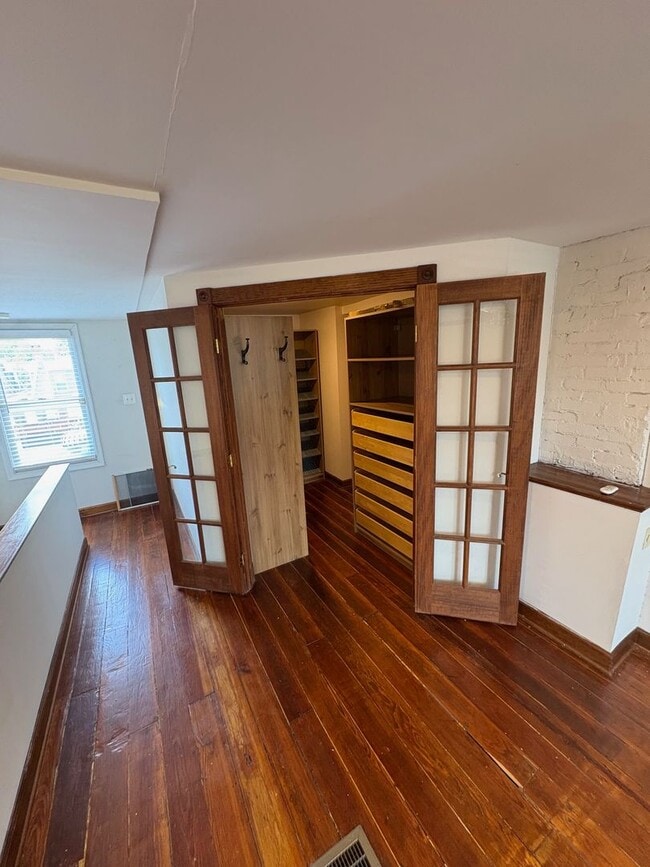 Building Photo - Beautiful 3 Bedroom on Susquehanna
