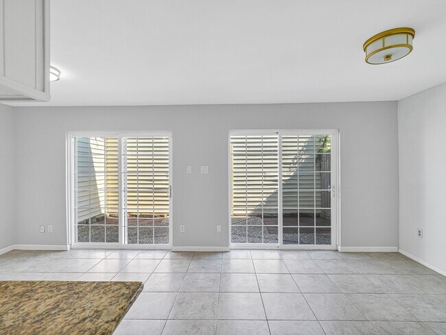 Building Photo - 2568 Bering Dr
