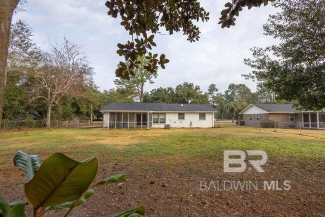 Building Photo - 409 W Canal Dr