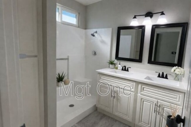 Building Photo - 25683 San Lupe Ave