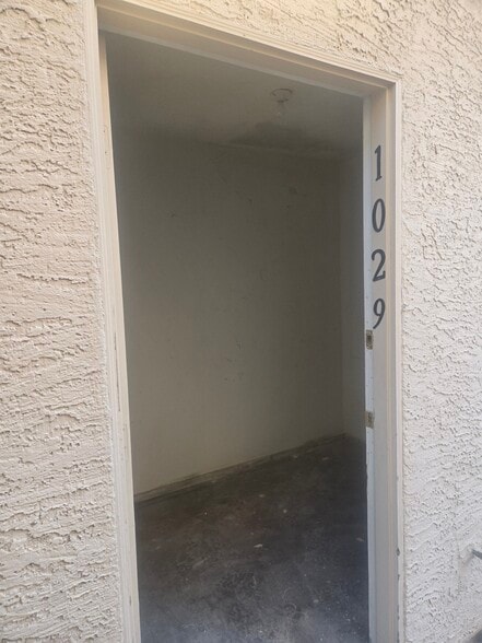 Storage - 8410 Eldora Ave