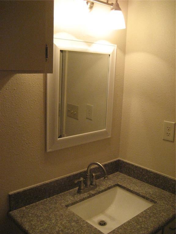 Building Photo - 10806 Lambert Cir