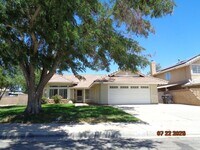 Building Photo - Cute single story home on cul-de-sac stree...