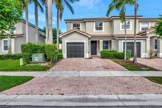 Building Photo - 964 NE 41st Pl