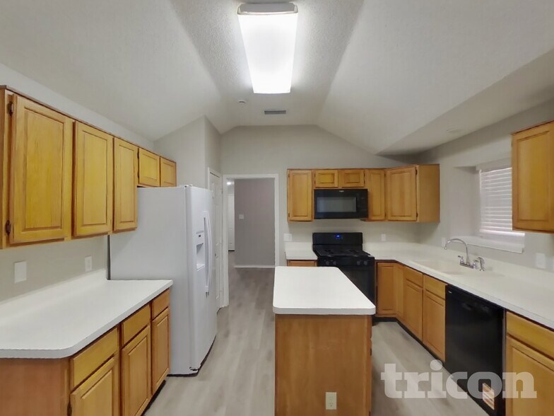 Building Photo - 1624 Bent Brook Dr