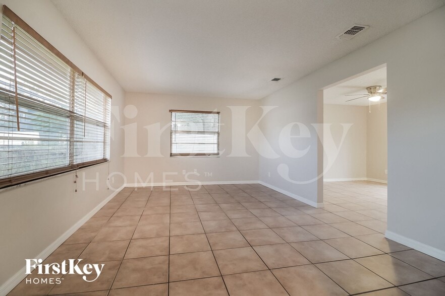 Building Photo - 3021 Dikewood Ct