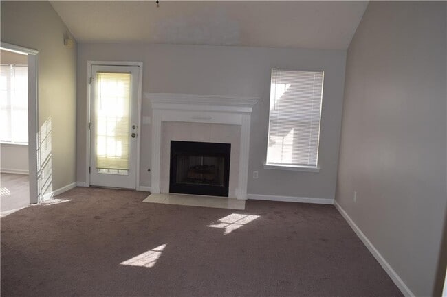 Building Photo - 4365 White Pines Ct