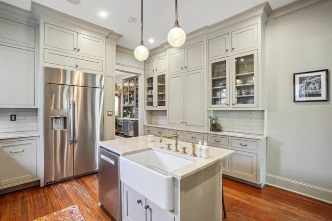 Building Photo - 788 Lake Ave NE