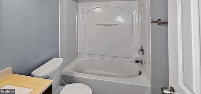 Building Photo - 483 Arwell Ct