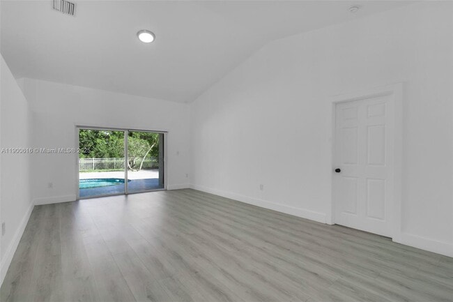 Building Photo - 425 SW 198th Terrace