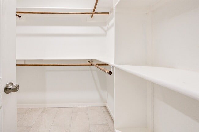 Building Photo - 1823 Grand Park Dr