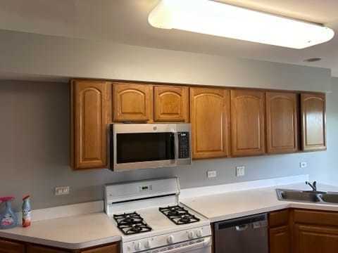 Building Photo - 2456 Frost Dr