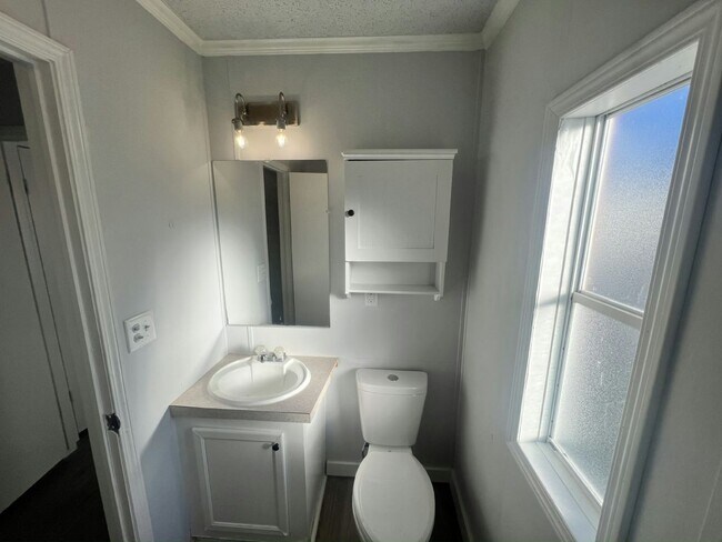 Building Photo - 2224 Chicago Cubs St