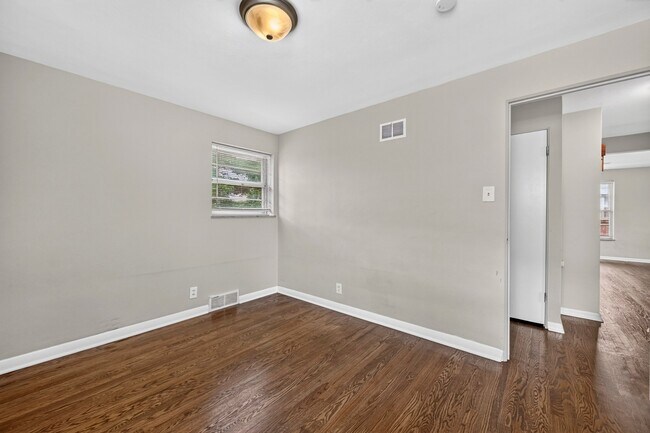 Building Photo - 8106 Fawn Ave