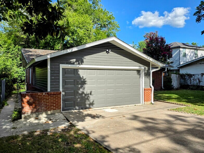 Building Photo - 4014 Sun Valley Dr