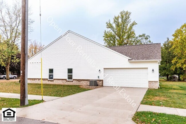 Building Photo - 307 Toledo St