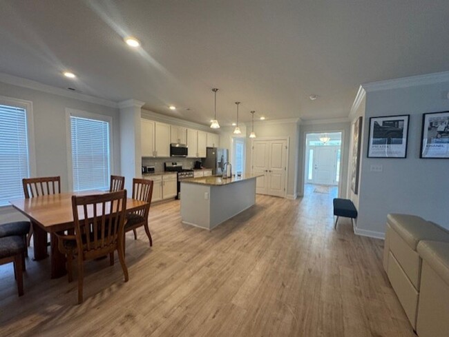 Building Photo - Immaculate Four Bedroom Home in Joliff Lan...