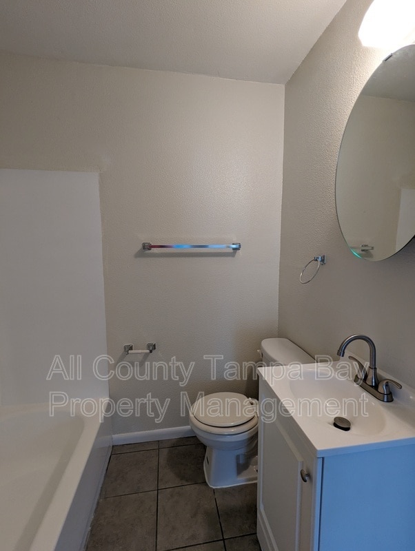 Building Photo - 1318 Divot Ln