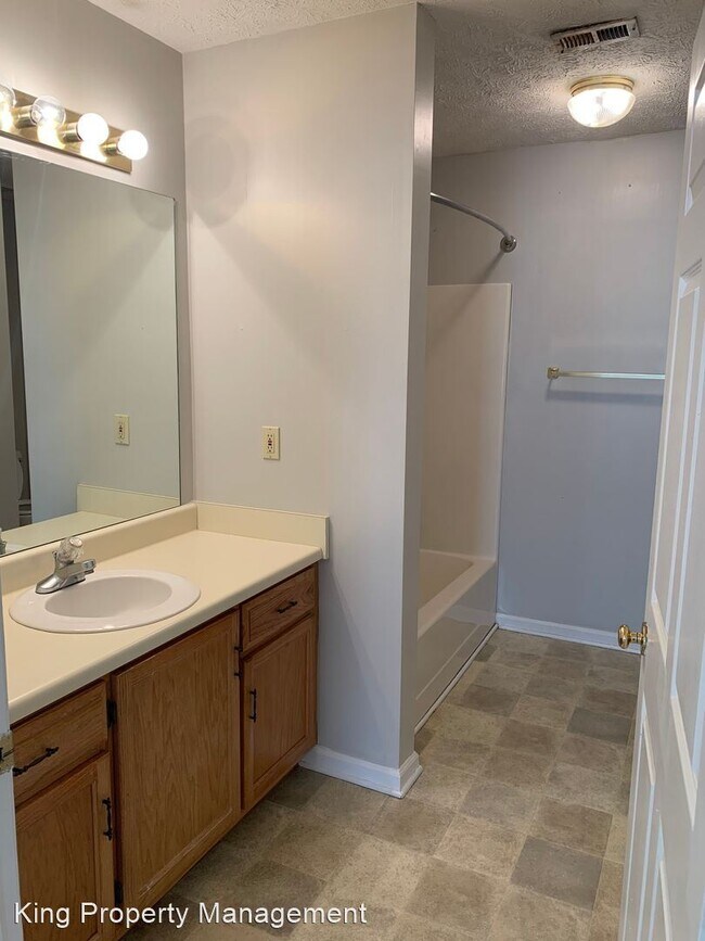 Building Photo - 2 br, 2 bath House - 422 Leighton Avenue