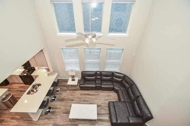 Building Photo - 31207 Birch Mills Dr