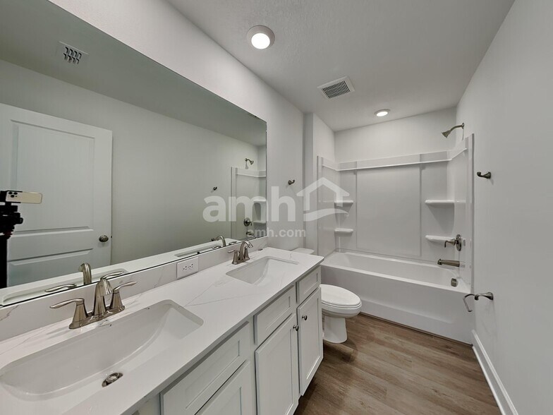 Building Photo - 16632 Cheyanne Ct