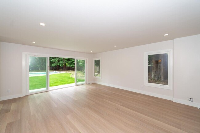 Building Photo - 9 Odell Pl