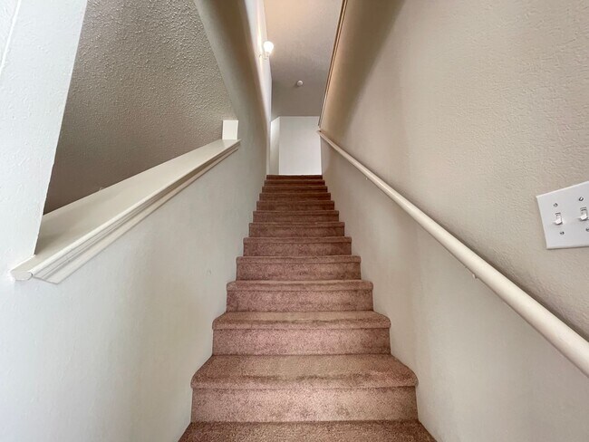 Building Photo - Keller ISD-5 BED, 4 BATH-AMAZING PRICE!