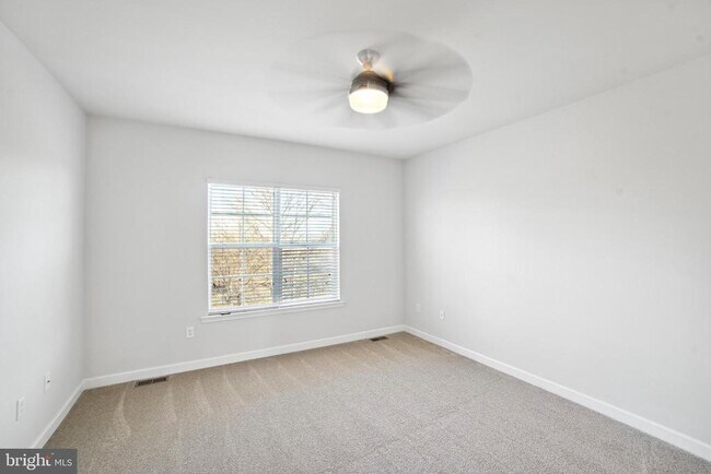 Building Photo - 5981 Jefferson Commons Way