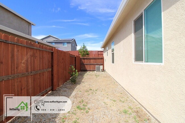 Building Photo - 867 Congaree Ln