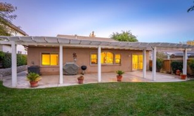 Building Photo - 3 bedroon 2 bath home