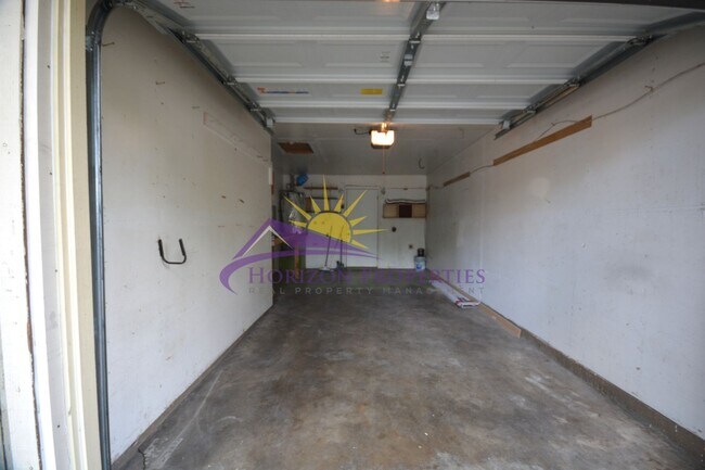 Building Photo - 4821/4823 Mary Kate Dr