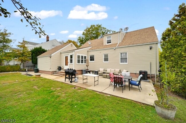 Building Photo - 328 Minute Arms Rd