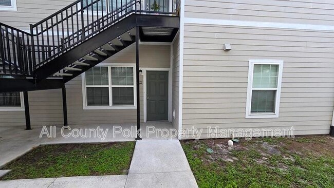 Building Photo - 915 Ariana St